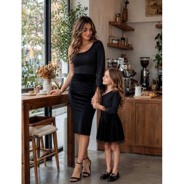 FW25-set (4 τεμαχίων) Γυναικεία & Παιδική Φούστα Βελουτέ & Τοπ 1 Ώμο 1 Μανίκι Καμπάνα