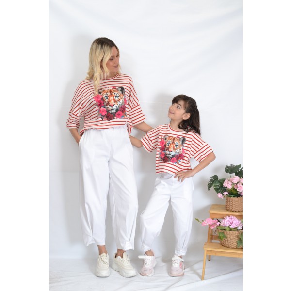 SS26-set  4 τεμ. Γυναικείο & Παιδικό Παντελόνι Baggy Καπαρντίνα Λευκό & Μπλούζες Boxy Ριγέ Κόκκινο Tiger Red Flowers
